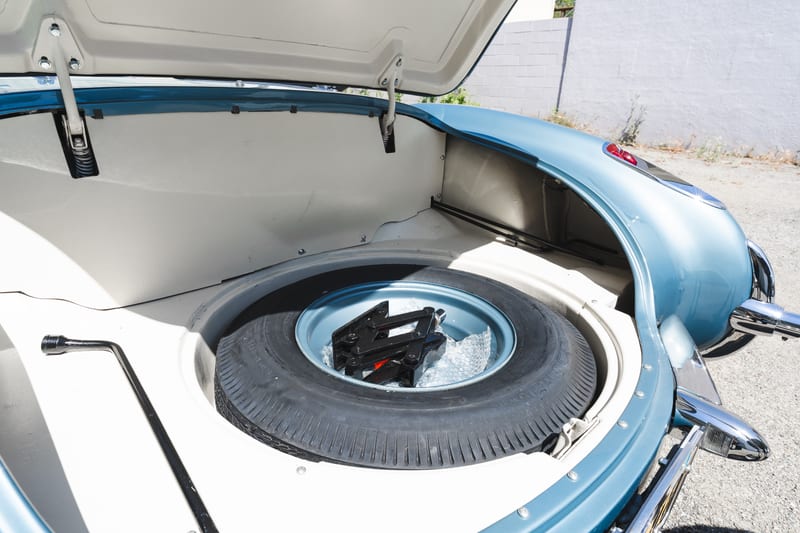 1957 Chevrolet Corvette, trunk, frame 13 of 14