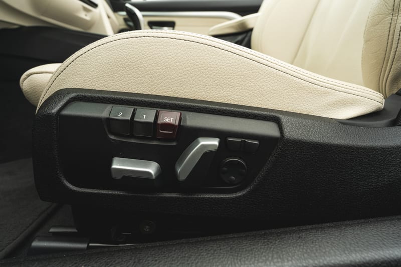 2018 BMW 430i Convertible, interior, frame 50 of 57