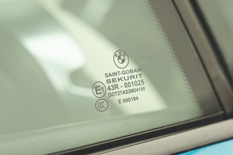 2018 BMW 430i Convertible, glass stamps and stickers, frame 4 of 8