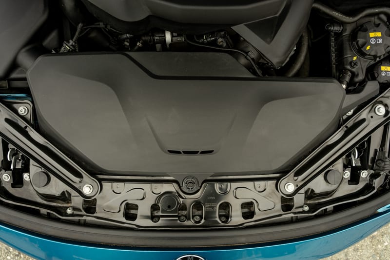 2018 BMW 430i Convertible, engine bay, frame 5 of 12