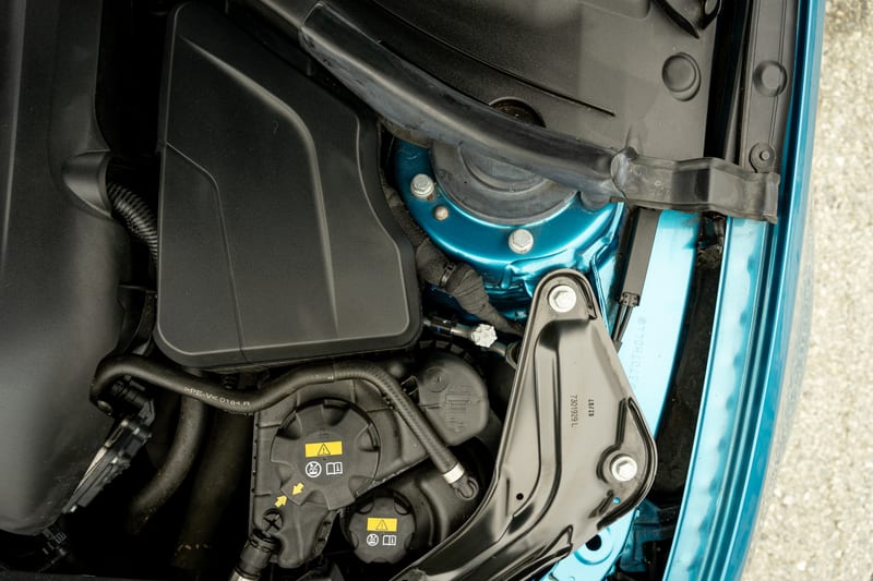 2018 BMW 430i Convertible, engine bay, frame 10 of 12